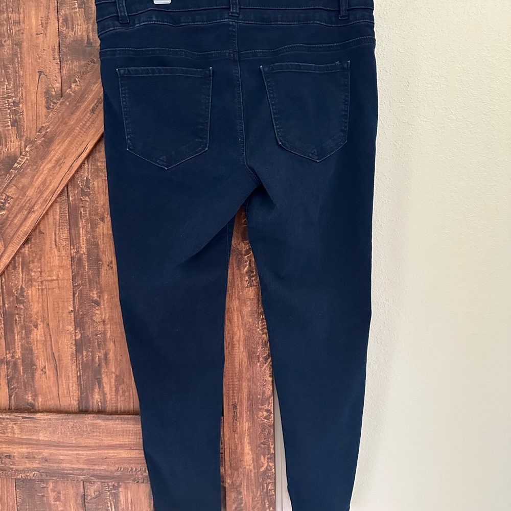 Angels Forever Young Women's Dark Blue Skinny Jeans. Size 16